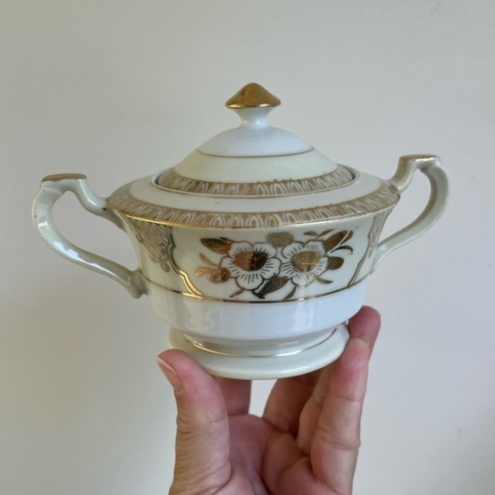 Vintage Chikaramachi Japan Tea Set Teapot, Sugar Dish, Creamer, 4 Cups & Saucers - Picture 15 of 16